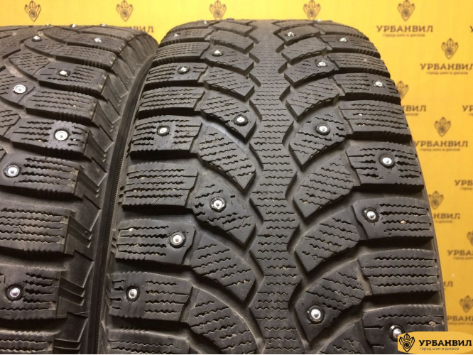 Bridgestone Blizzak Spike-01 215/65 R16 98T