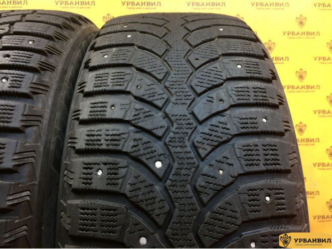 Bridgestone Blizzak Spike-01 215/55 R17 98T