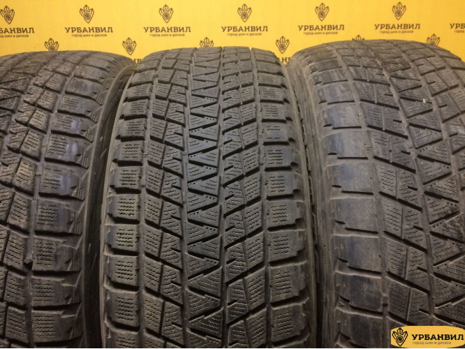 Bridgestone Blizzak DM-V1 235/60 R17 102R