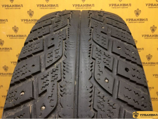 Kumho I'Zen RV Stud KC16 225/70 R16 107Q