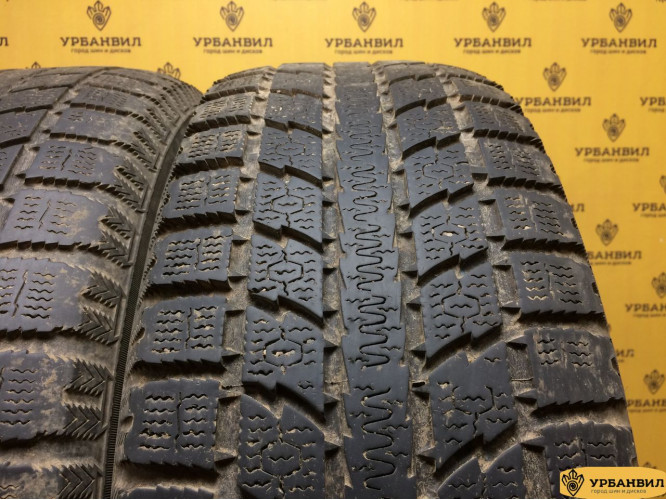 Toyo Observe GSi-5 235/65 R17 108V