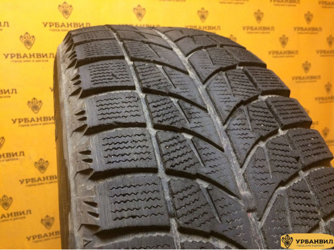 Bridgestone Blizzak WS-60 215/65 R16