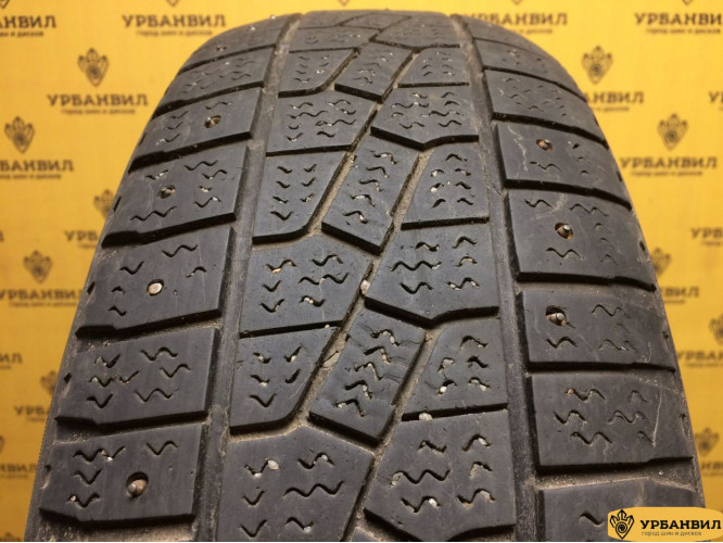 Kumho I'Zen Stud Snow KW11 205/70 R14 93T