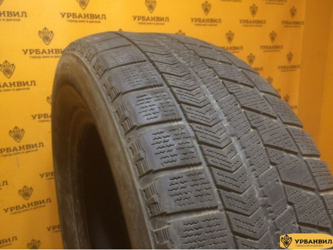 Bridgestone Blizzak VRX 215/65 R16 98S